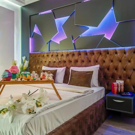 North Twin Apartment Bukares Bagian luar foto