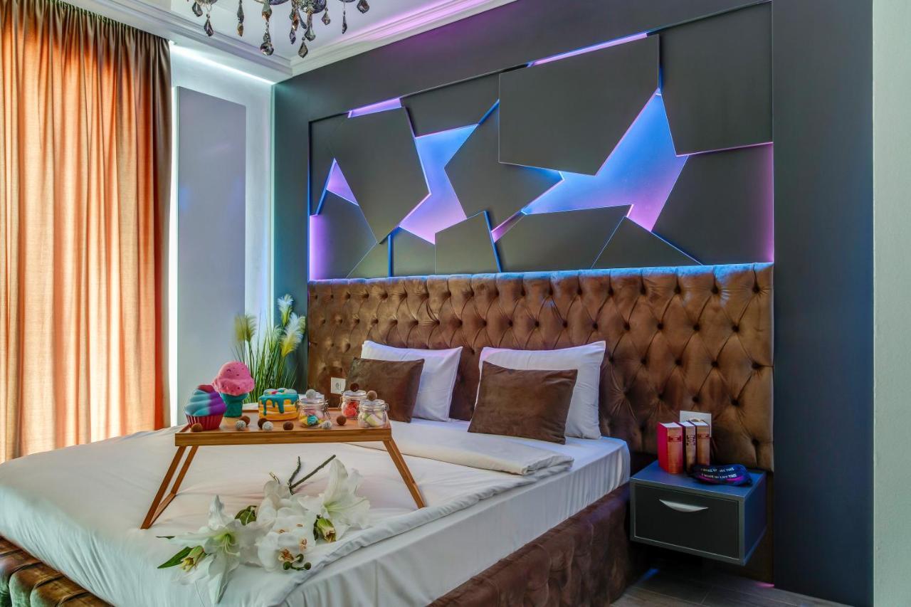 North Twin Apartment Bukares Bagian luar foto