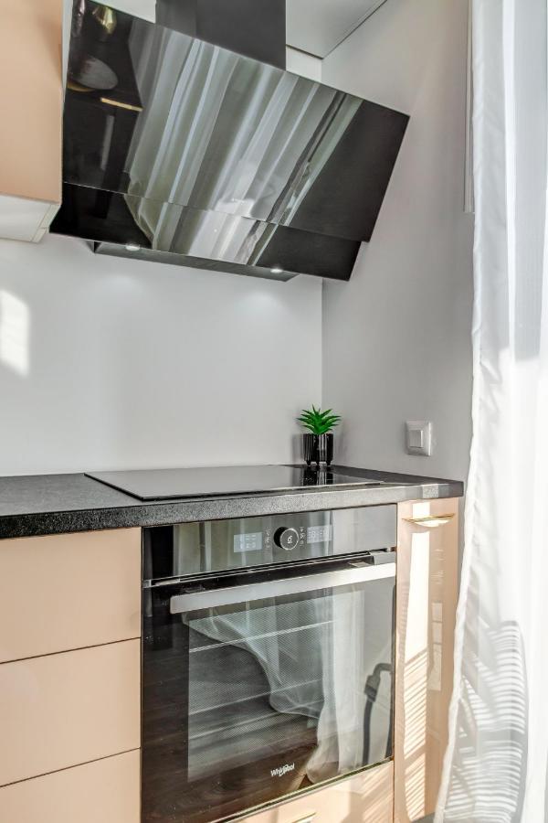 North Twin Apartment Bukares Bagian luar foto