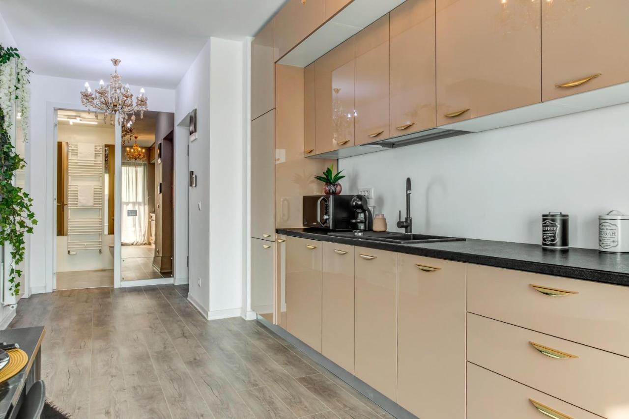 North Twin Apartment Bukares Bagian luar foto