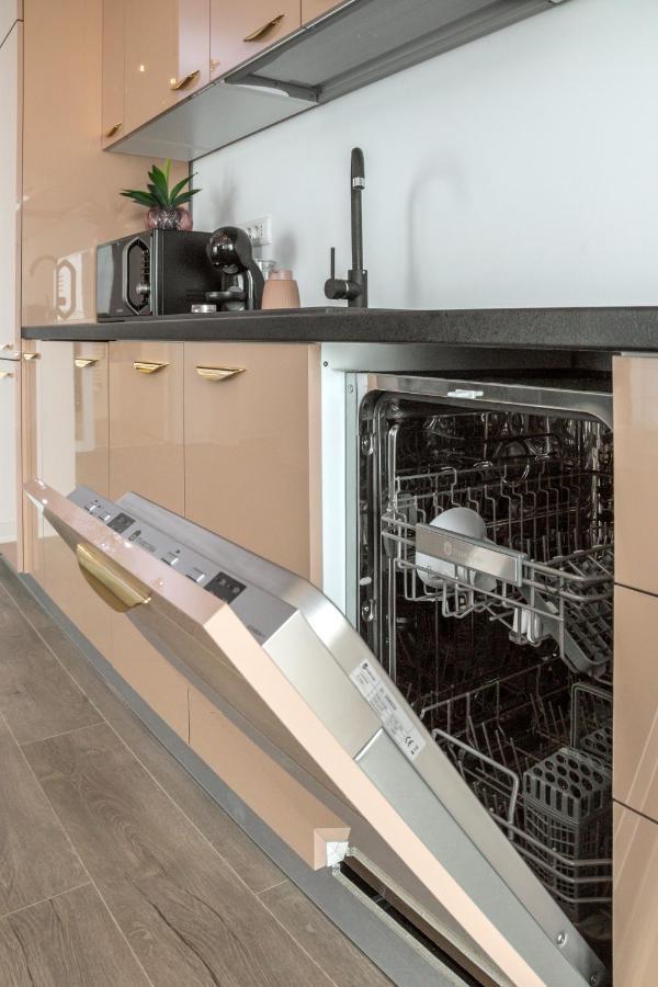 North Twin Apartment Bukares Bagian luar foto