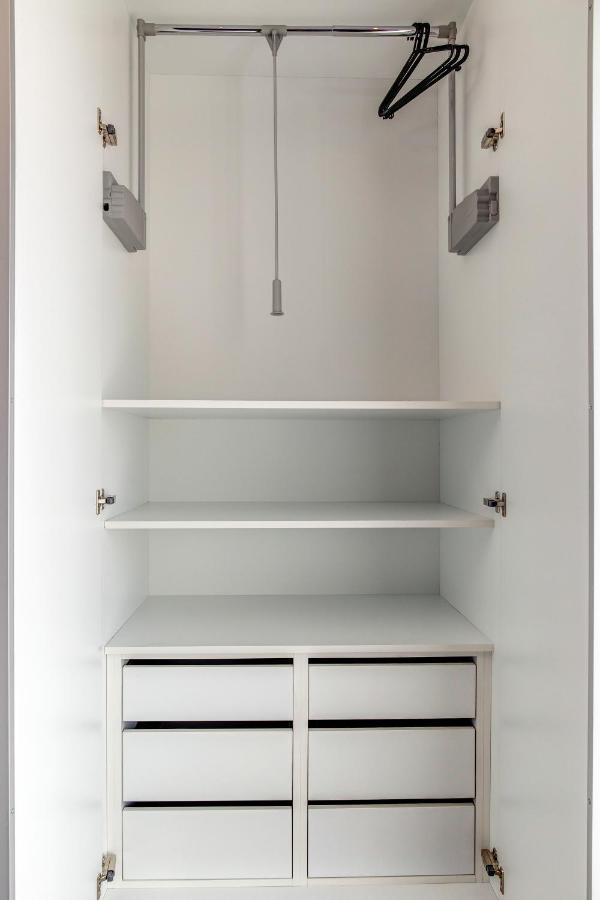 North Twin Apartment Bukares Bagian luar foto